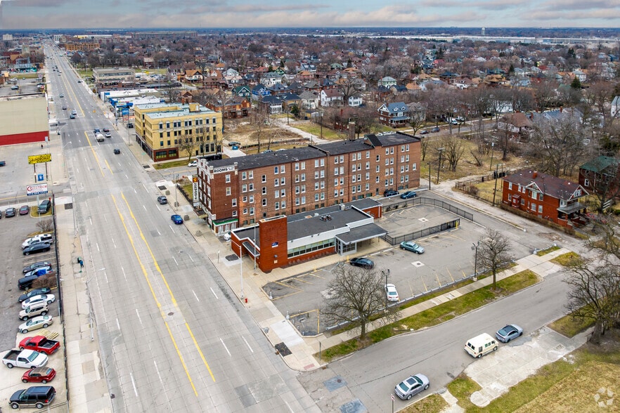 More Photos Of 11606 Woodward Ave, Detroit General Retail For Sale