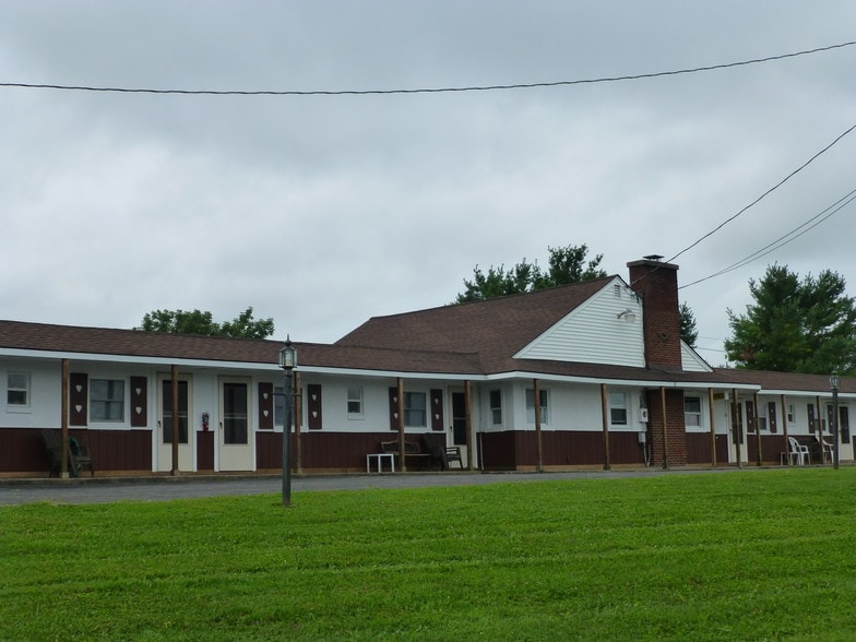 More Photos Of 1354 US Highway 20, West Winfield Hotel For Sale