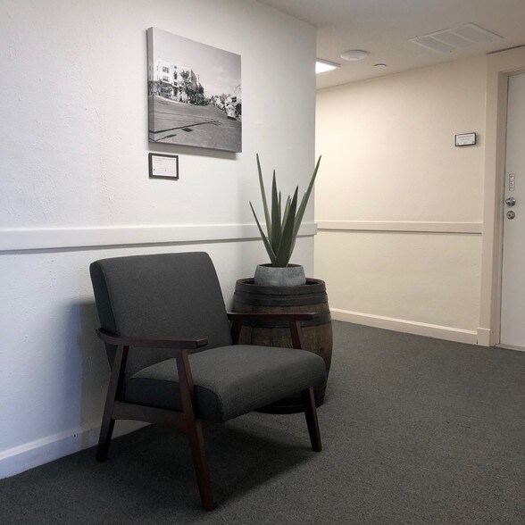 More Photos Of 927 E New Haven Ave, Melbourne Office For Lease