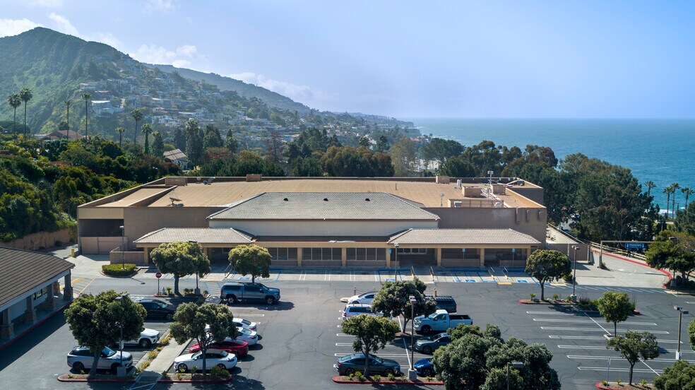 More Photos Of 30922 Coast Hwy, Laguna Beach Supermarket For Lease