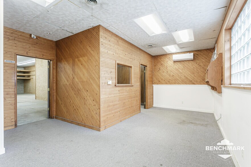 More Photos Of 161 Comfort St, Rochester Warehouse For Lease