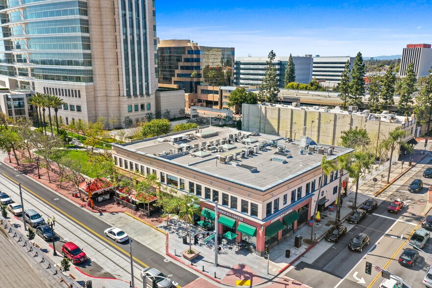 More Photos Of 400 N Broadway, Santa Ana Storefront Retail Office For Lease