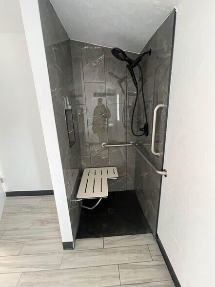 More Photos Of 2922 Cashion Pl, Oklahoma City Warehouse For Sale