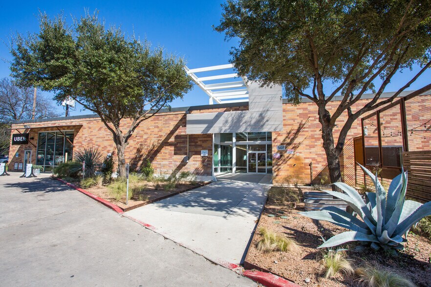 More Photos Of 507 E Calles St, Austin Loft Creative Space For Lease