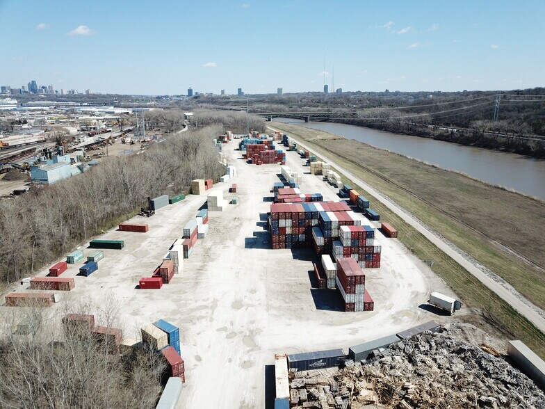 More Photos Of 1161 S 12th St, Kansas City Land For Lease