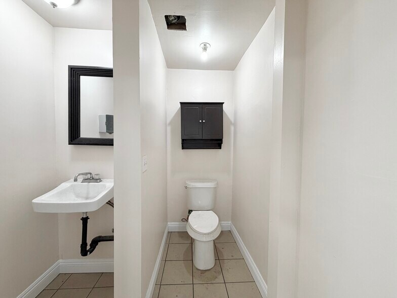 More Photos Of 4401 Firestone Blvd, South Gate Flex For Lease