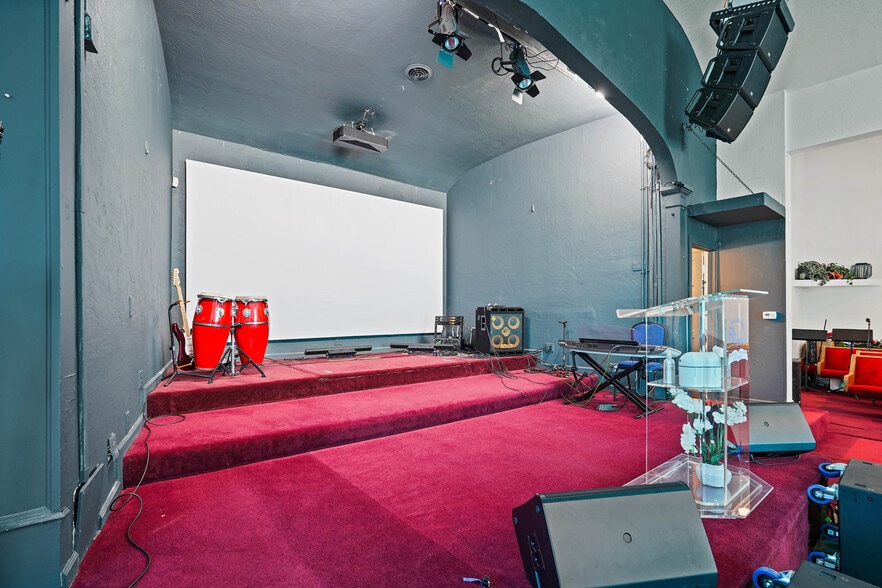More Photos Of 2703 California St, Berkeley Religious Facility For Sale