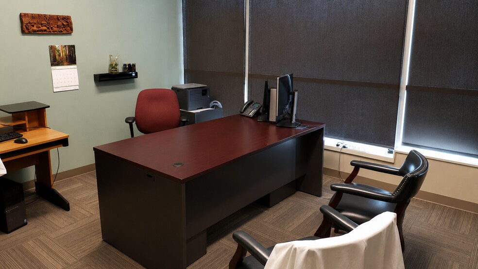 More Photos Of 400-444 Clinchfield St, Kingsport Medical For Lease