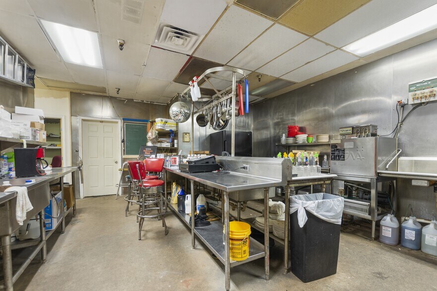 More Photos Of 17886 Tx-3, Webster Bar For Sale