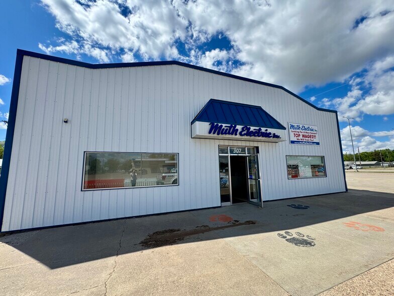 More Photos Of 307 Dakota Ave N, Huron Industrial For Sale