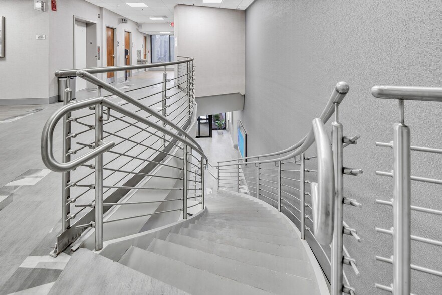 More Photos Of 115 Blarney Dr, Columbia Medical For Lease