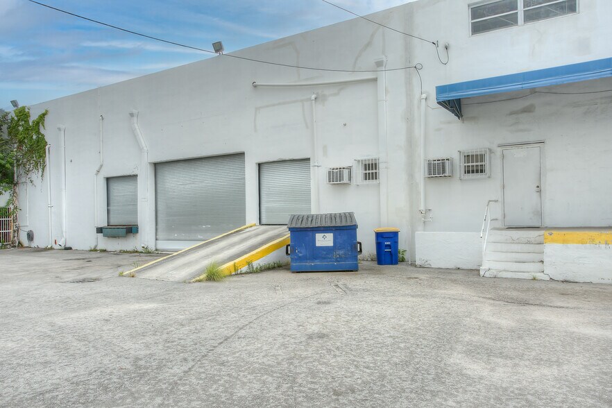 Primary Photo Of 3500 NW 71st St, Miami Warehouse For Lease
