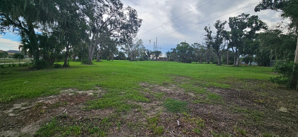 More Photos Of 126 21st St SE, Ruskin Land For Lease