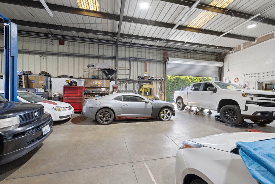 More Photos Of 820 Beckman Rd, Lodi Auto Repair For Lease