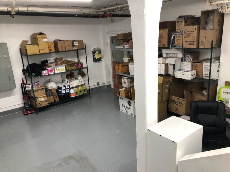 More Photos Of 108 W 3rd St, Long Beach Restaurant For Sale