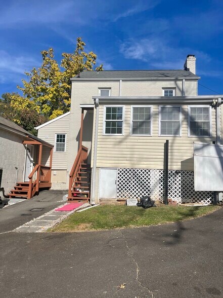 More Photos Of 819 W Broad St, Falls Church Freestanding For Sale