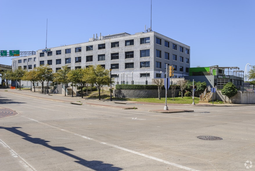 More Photos Of 703 McKinney Ave, Dallas Specialty For Sale