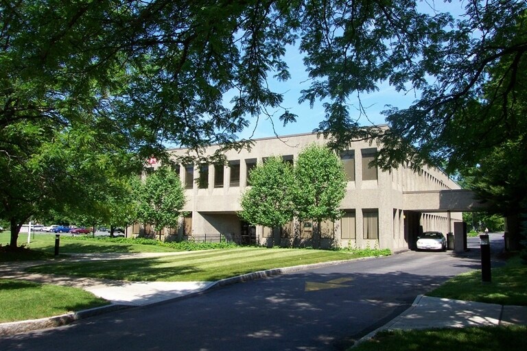 More Photos Of 1001 James St, Syracuse Medical For Lease