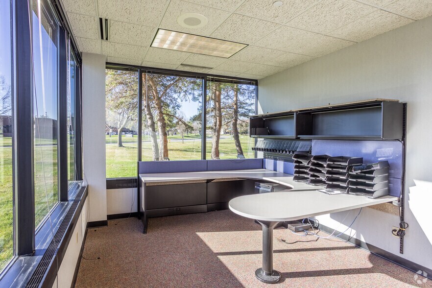 More Photos Of 4445 Corporate Dr, West Des Moines Medical For Lease