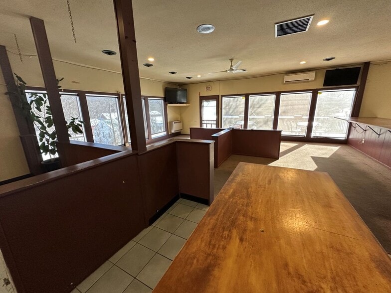 More Photos Of 134 Woodstock Ave, Rutland Freestanding For Lease