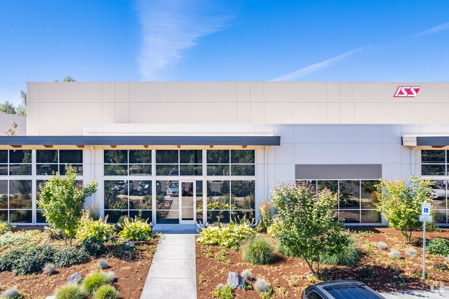 More Photos Of 17880 NE Airport Way, Portland Unknown For Lease