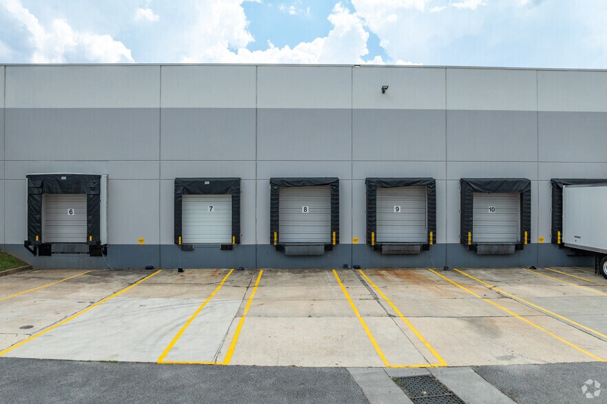 More Photos Of 8257 Patuxent Range Rd, Jessup Warehouse For Lease