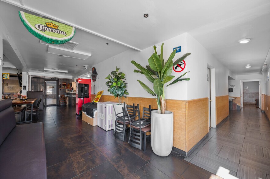 More Photos Of 5828 W Indian School Rd, Phoenix Restaurant For Sale