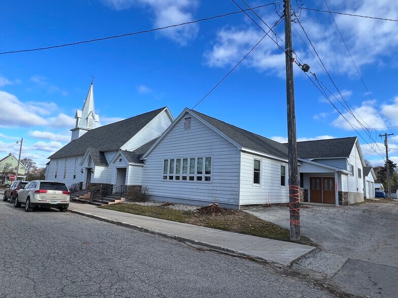 Primary Photo Of 321 W John St, Newberry Religious Facility For Sale