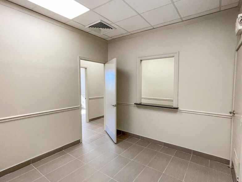 More Photos Of 7434 Picardy Ave, Baton Rouge Office For Lease