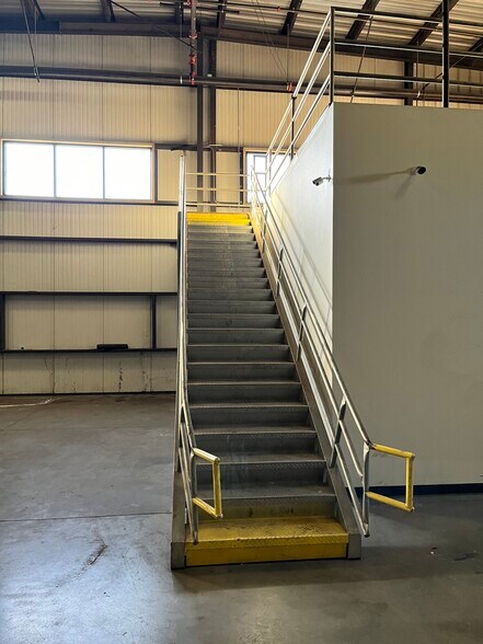More Photos Of 14662 El Molino St, Fontana Warehouse For Sale