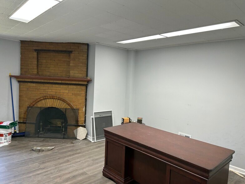 More Photos Of 58 W Main St, Freehold Office For Lease