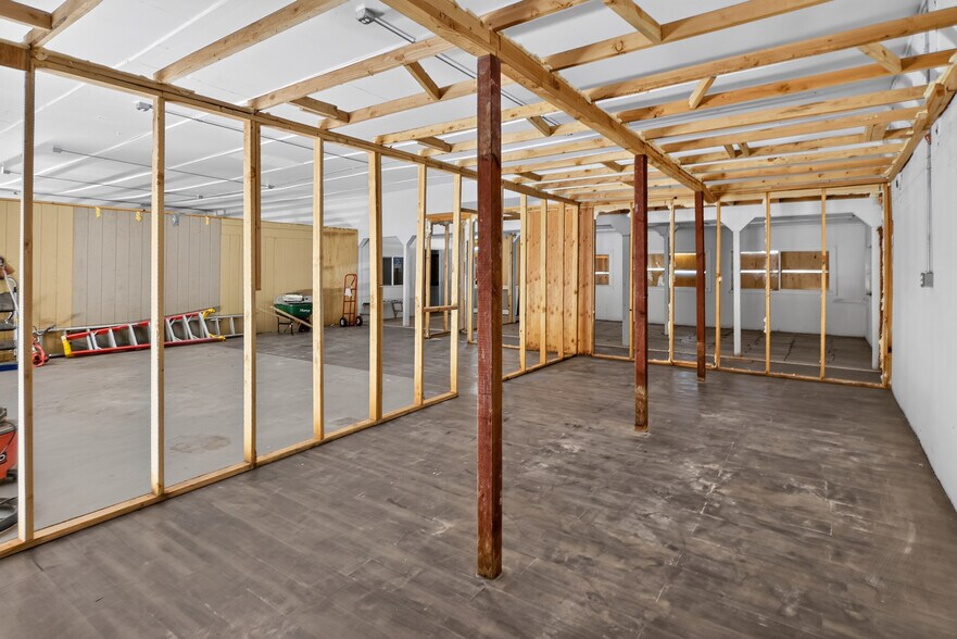 More Photos Of 5331 Easy St, Yreka General Retail For Sale