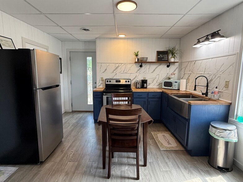 More Photos Of 320 N Main St, Scandinavia Storefront Retail Residential For Sale