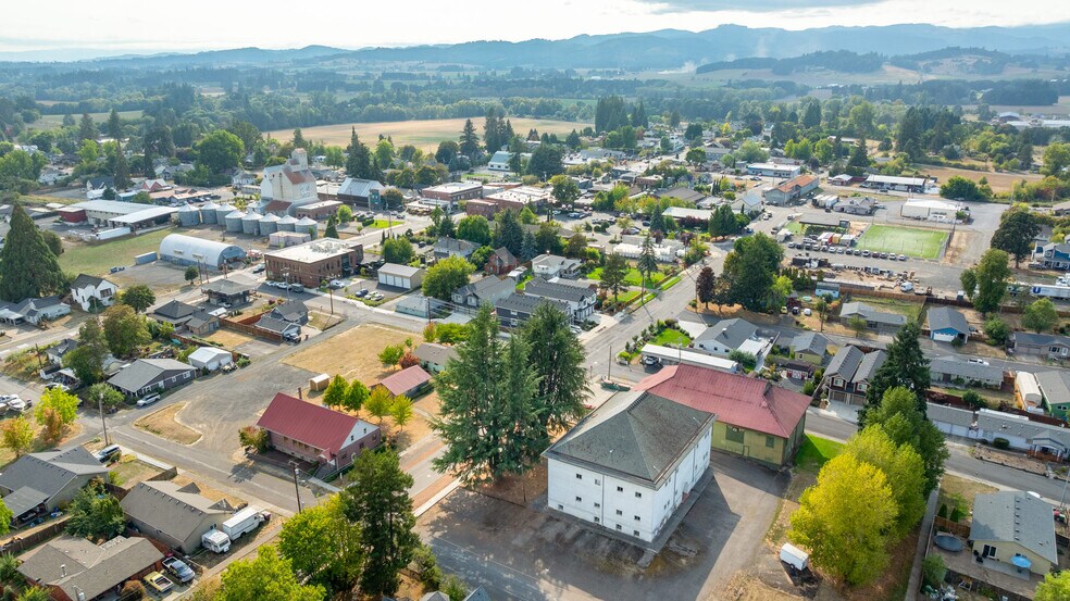 More Photos Of 229 E Monroe St, Carlton Apartments For Sale