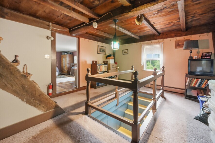 More Photos Of 65 Chester Rd, Raymond Flex For Sale
