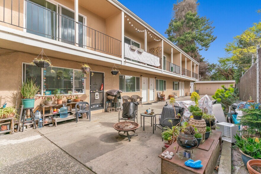 More Photos Of 2435 9th St, Berkeley Apartments For Sale