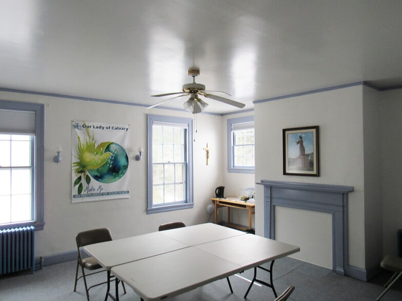 More Photos Of 29 Colton St, Farmington Religious Facility For Sale