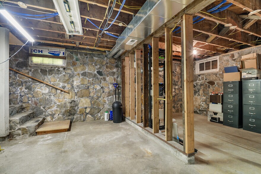 More Photos Of 8021 State Ave, Marysville Office For Sale