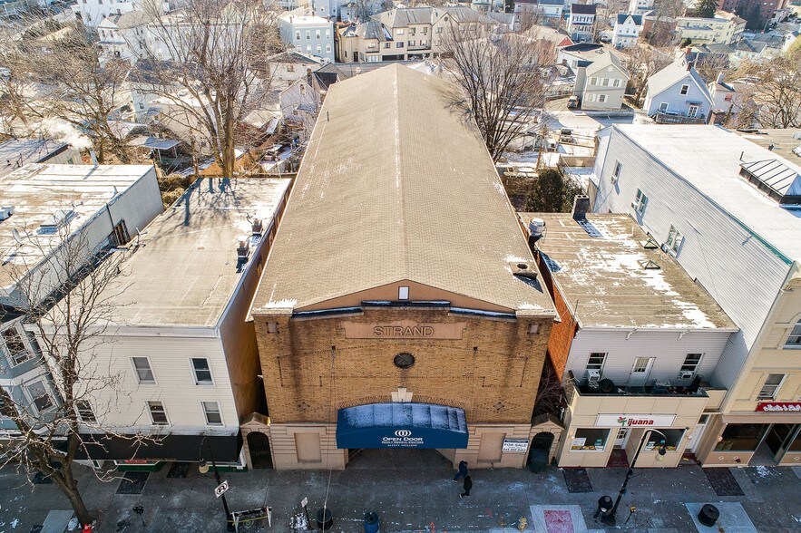 More Photos Of 80 Beekman Ave, Sleepy Hollow Village Freestanding For Sale