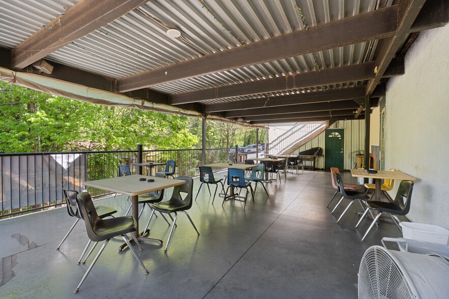 More Photos Of 10 Mountain St, Eureka Springs Restaurant For Sale