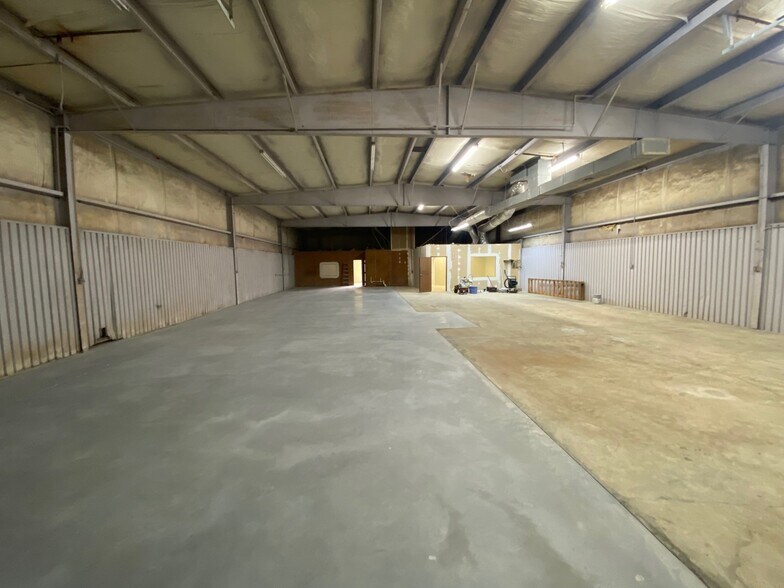 More Photos Of 2816 N Sheridan Rd, Tulsa Warehouse For Lease