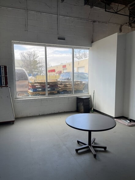 More Photos Of 1341 Hughes Ford Rd, Frederick Light Manufacturing For Sale
