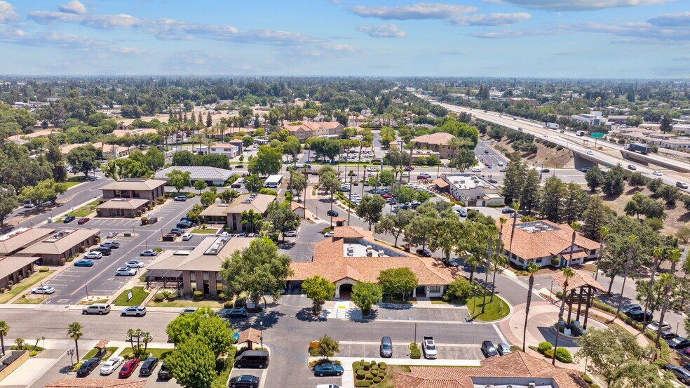 More Photos Of 5412 Avenida De Los Robles, Visalia Office For Lease