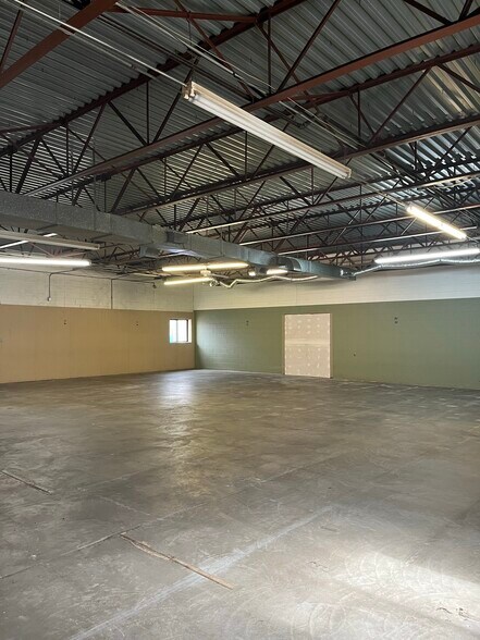 More Photos Of 60 Minnesota Ave, Warwick Warehouse For Lease