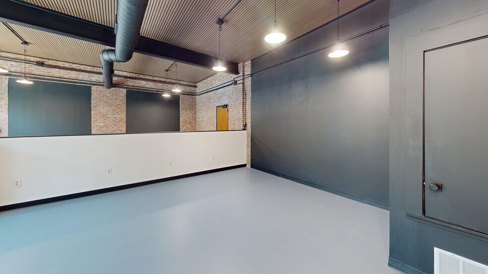 More Photos Of 2324 S Lamar Blvd, Austin Unknown For Lease