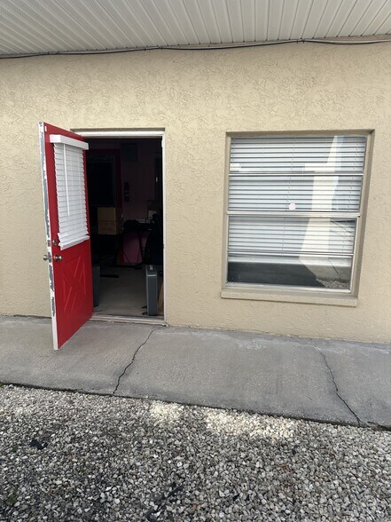 More Photos Of 18350 Paulson Dr, Port Charlotte Warehouse For Sale