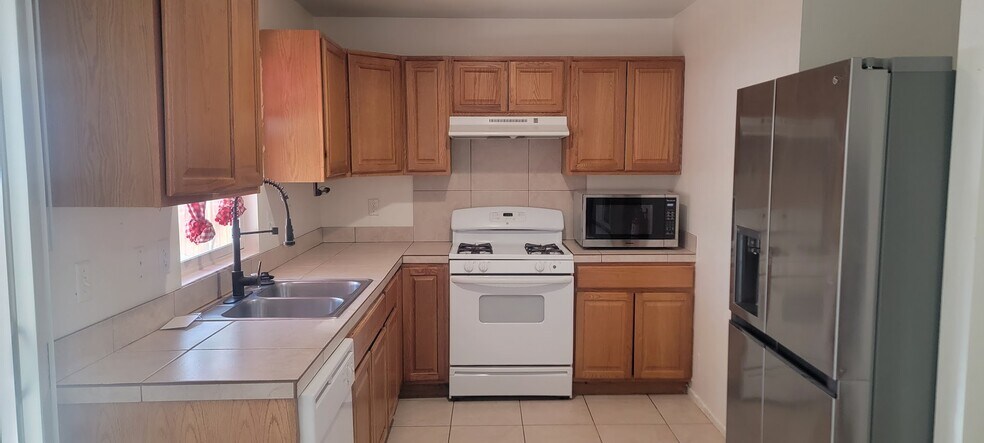 More Photos Of 7165 Sage Ave, Yucca Valley Apartments For Sale
