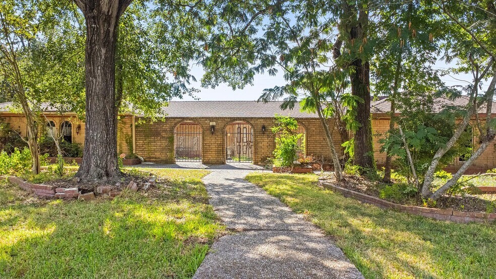 More Photos Of 186 Spring Pines Dr, Spring General Retail For Sale