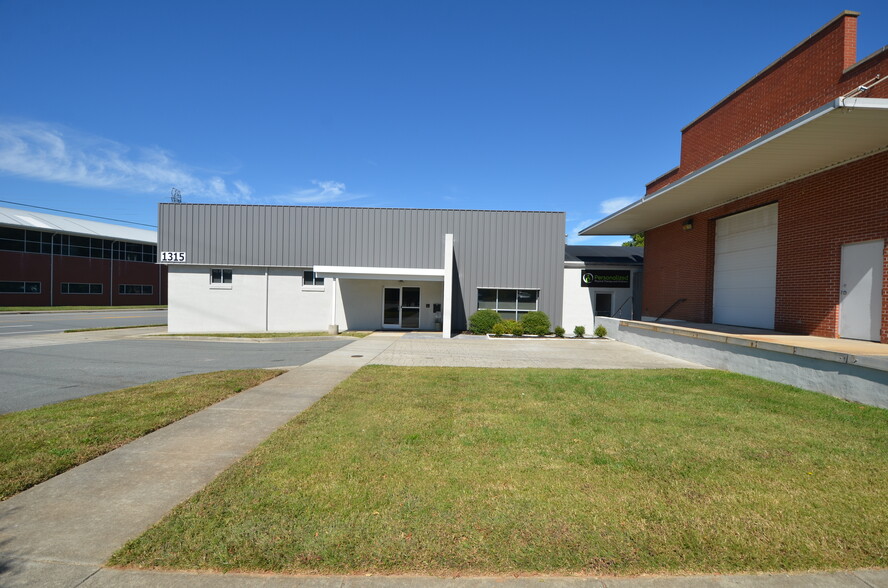 Primary Photo Of 1315 S Main St, Winston-Salem Office For Lease