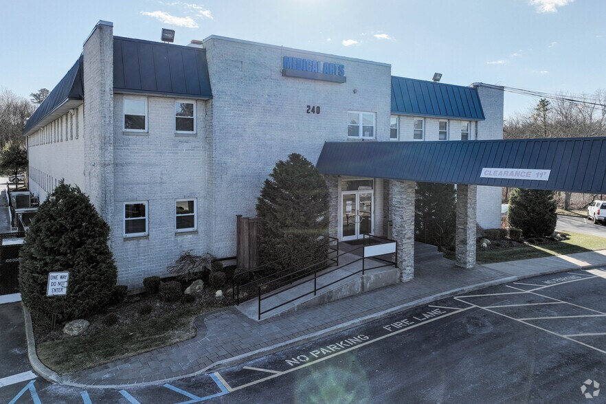 More Photos Of 240 Patchogue Yaphank Rd, East Patchogue Medical For Lease